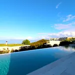 Deluxe Jante Infinity Pool