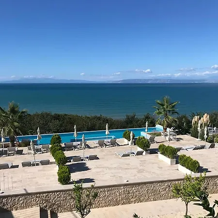 Deluxe Jante Infinity Pool Вилла