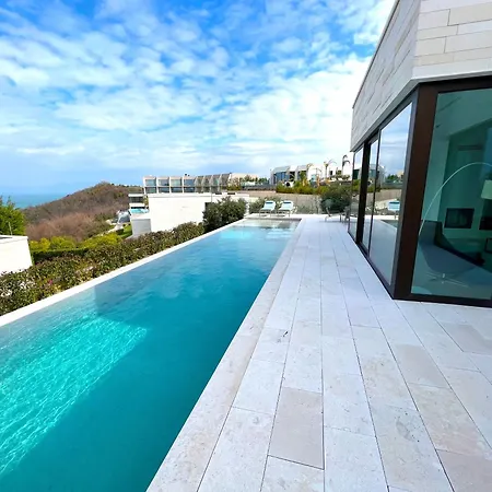 Deluxe Jante Infinity Pool Villa *