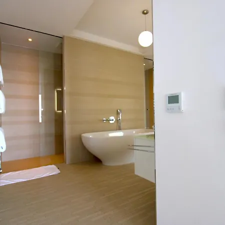 Deluxe Jante Infinity Pool