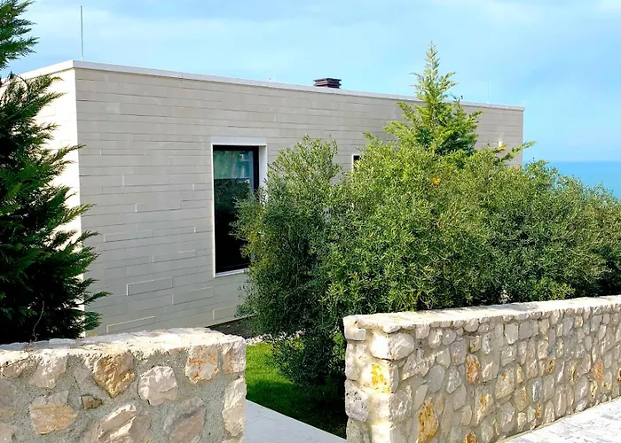 Deluxe Jante Infinity Pool Durrës