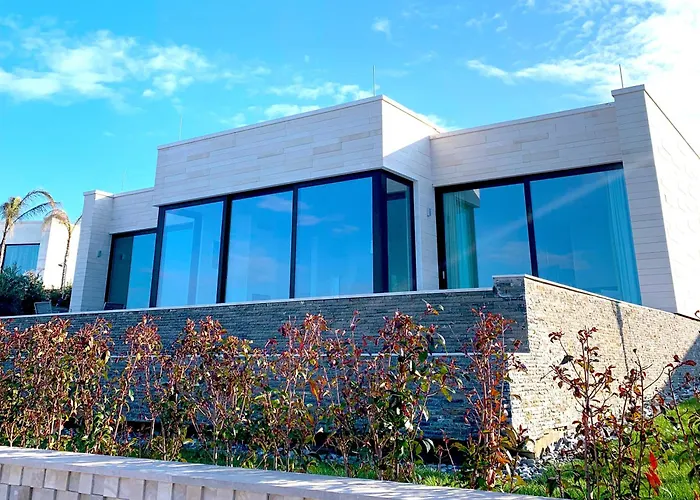 Deluxe Jante Infinity Pool Villa *