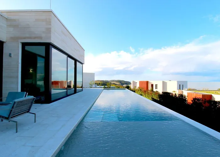 Deluxe Jante Infinity Pool Villa